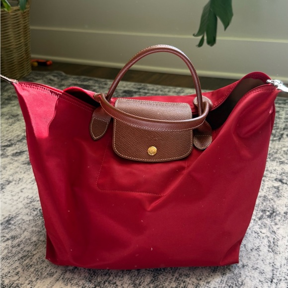 Longchamp Le Pliage Red Short Handle Bag in MEDIUM - Picture 3 of 8